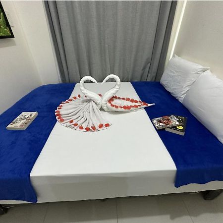Stays At Green Residences 1 Studio Room Couples Bed With Complimentary Breakfast For 2 Manila Exterior foto